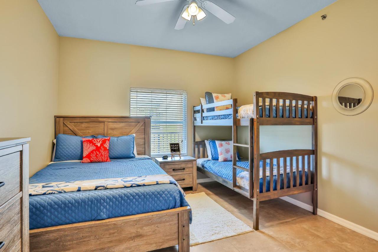 Oceanwalk Condos Bethune Beach エクステリア 写真