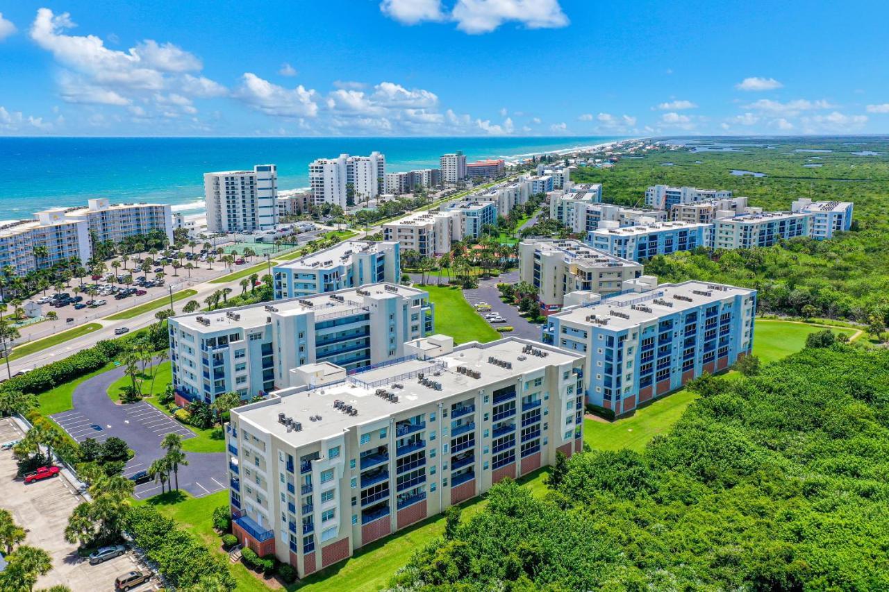 Oceanwalk Condos Bethune Beach エクステリア 写真