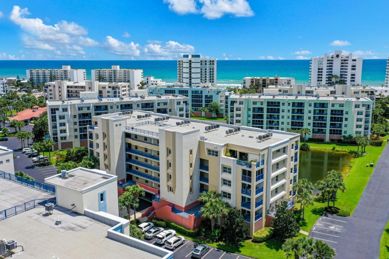 Oceanwalk Condos Bethune Beach エクステリア 写真