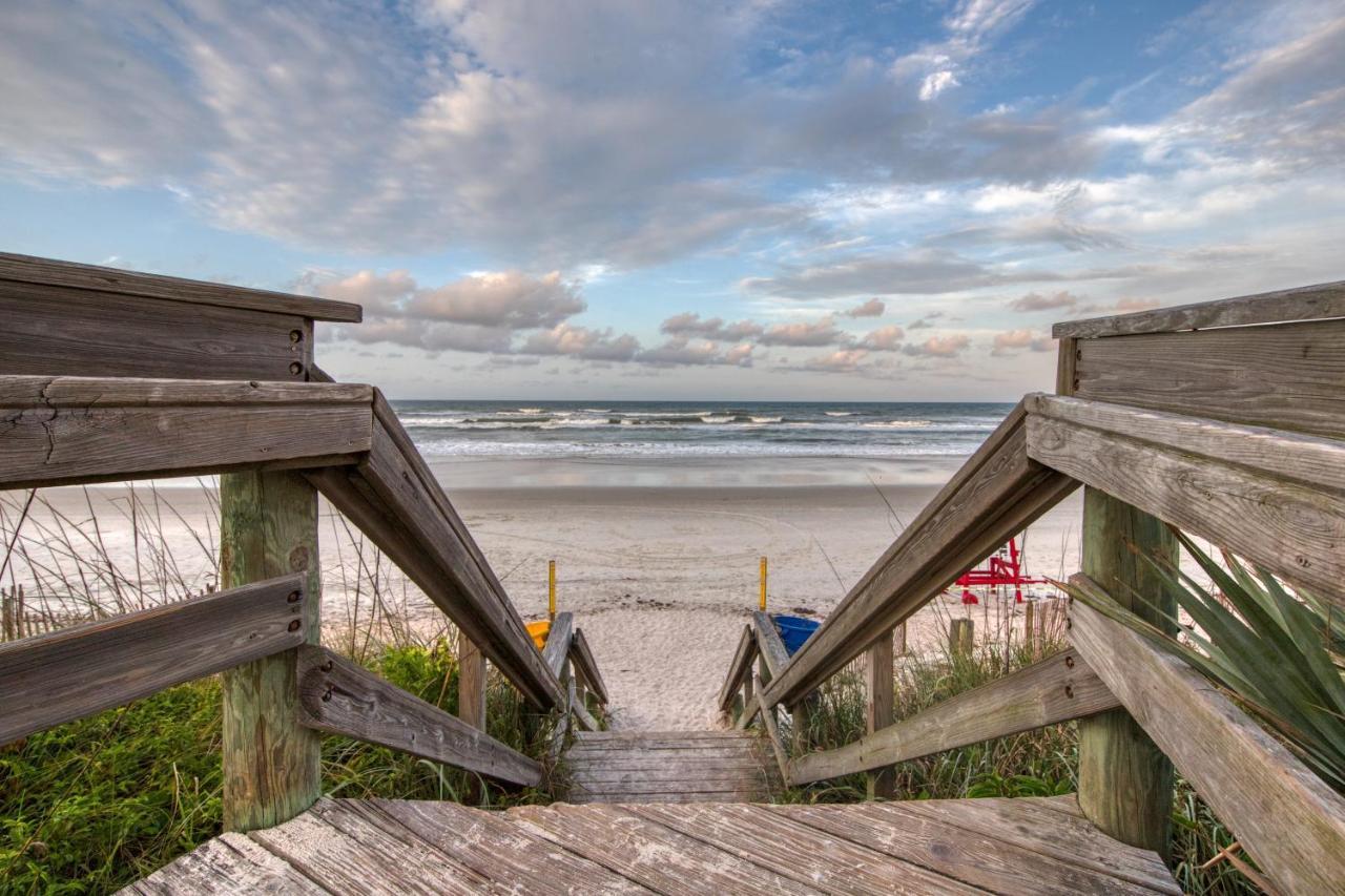 Oceanwalk Condos Bethune Beach エクステリア 写真