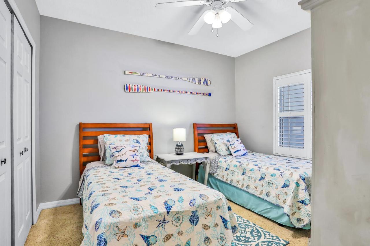 Oceanwalk Condos Bethune Beach エクステリア 写真