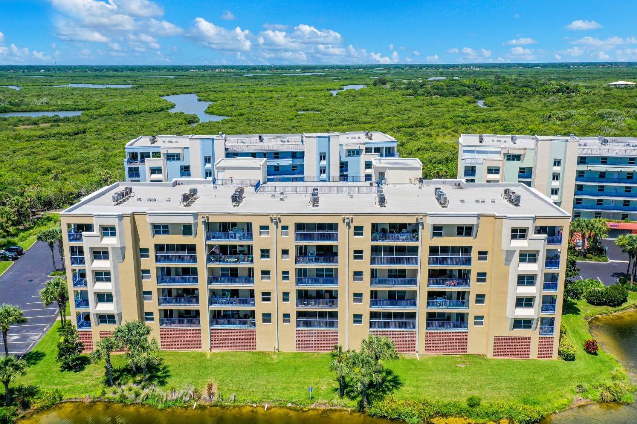 Oceanwalk Condos Bethune Beach エクステリア 写真