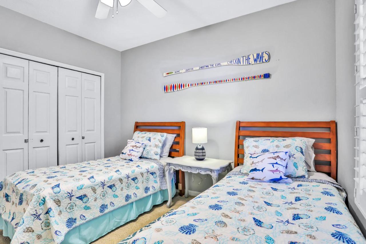 Oceanwalk Condos Bethune Beach エクステリア 写真
