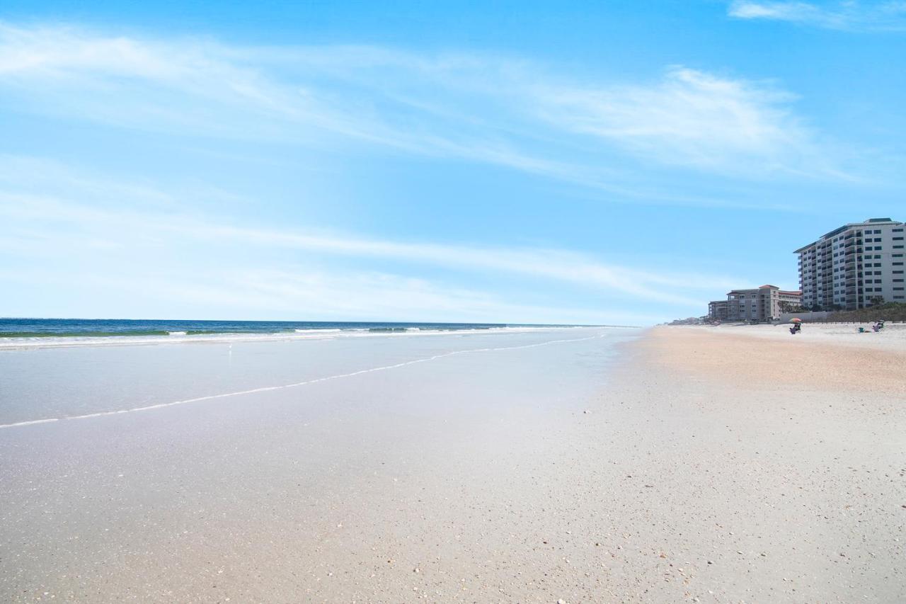 Oceanwalk Condos Bethune Beach エクステリア 写真